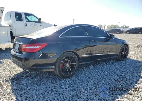2012 Mercedes-Benz E 550 z USA, uszkodzony, nr VIN WDDKJ7DB8CF148172